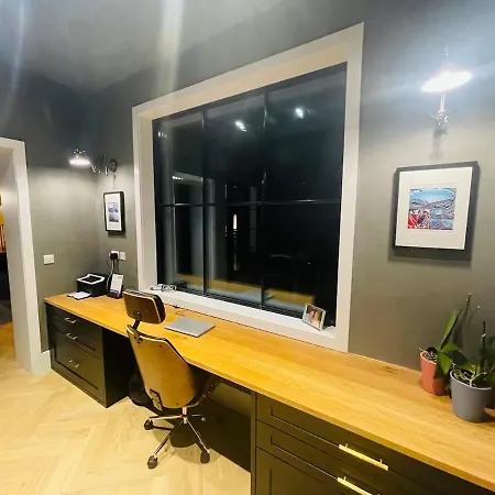 Luxurious In וילה קיל איירן