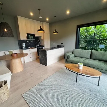 Luxurious In קיל איירן